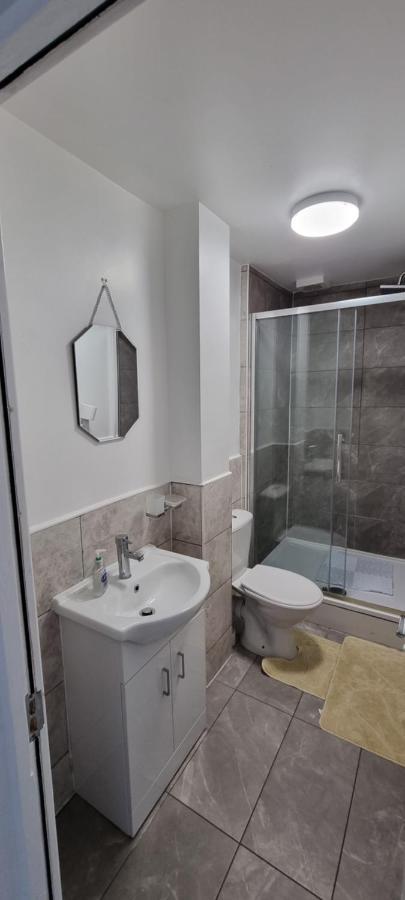 Vh Premier Flat 3 Daire Gillingham  Dış mekan fotoğraf