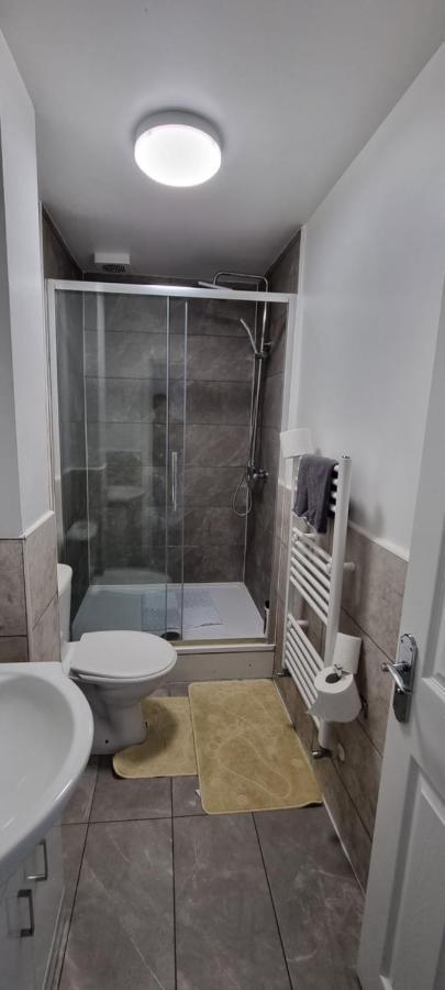 Vh Premier Flat 3 Daire Gillingham  Dış mekan fotoğraf