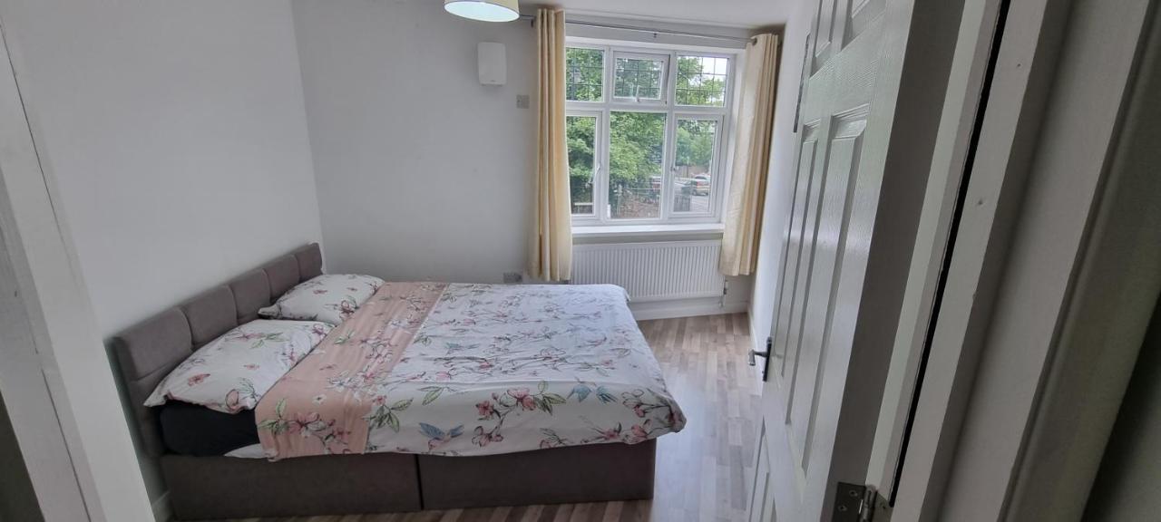 Vh Premier Flat 3 Daire Gillingham  Dış mekan fotoğraf